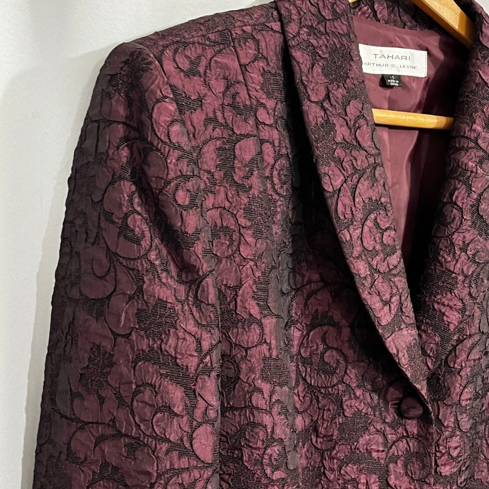 Tahari Blazer Womens 12 Burgundy Floral Jacquard 3-Button Tailored Career 1707 - Picture 9 of 14